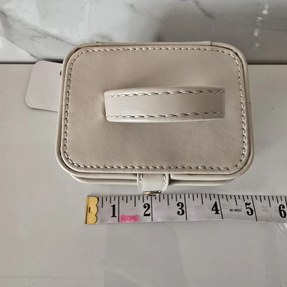 Tuscan Designs | Cream Jewelry Travel Case